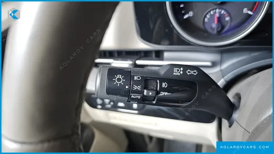 KIA CARNIVAL DIESEL 9-SEATER PRESTIGE