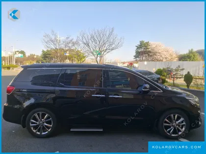 KIA CARNIVAL 7-SEATER LIMOUSINE