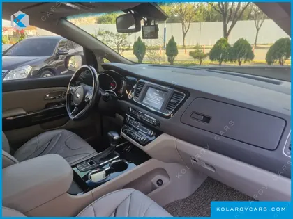 KIA CARNIVAL 7-SEATER LIMOUSINE