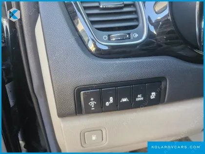 KIA CARNIVAL 7-SEATER LIMOUSINE