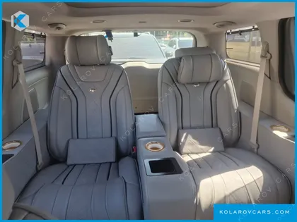 KIA CARNIVAL 7-SEATER LIMOUSINE