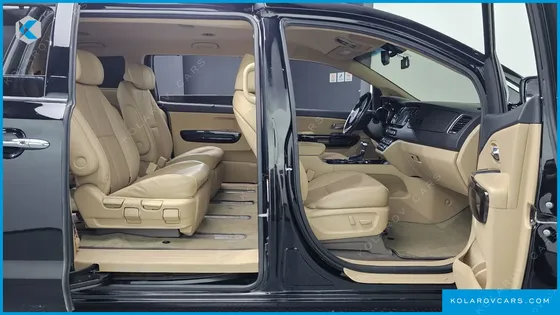 KIA CARNIVAL 7-SEATER LIMOUSINE