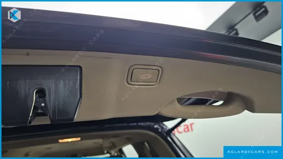 KIA CARNIVAL 7-SEATER LIMOUSINE