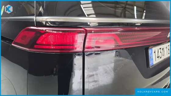 KIA CARNIVAL DIESEL 9-SEATER SIGNATURE