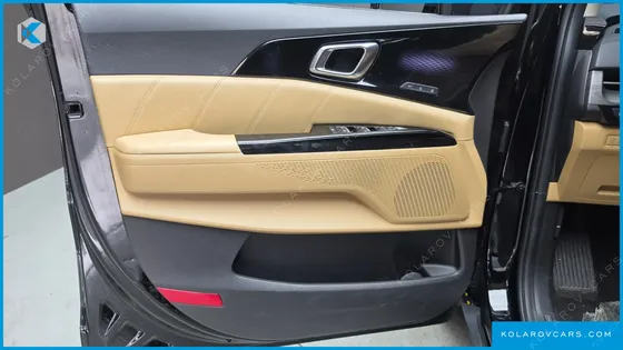 KIA CARNIVAL DIESEL 9-SEATER SIGNATURE