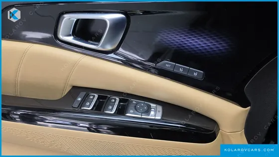 KIA CARNIVAL DIESEL 9-SEATER SIGNATURE