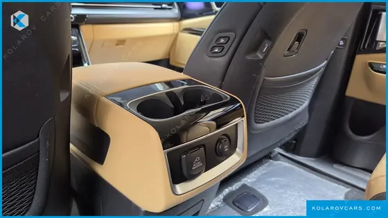 KIA CARNIVAL DIESEL 9-SEATER SIGNATURE