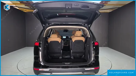 KIA CARNIVAL DIESEL 9-SEATER SIGNATURE