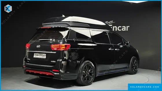 KIA CARNIVAL GASOLINE 9-SEATER HI-LIMOUSINE