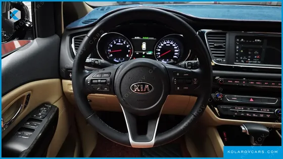 KIA CARNIVAL GASOLINE 9-SEATER HI-LIMOUSINE