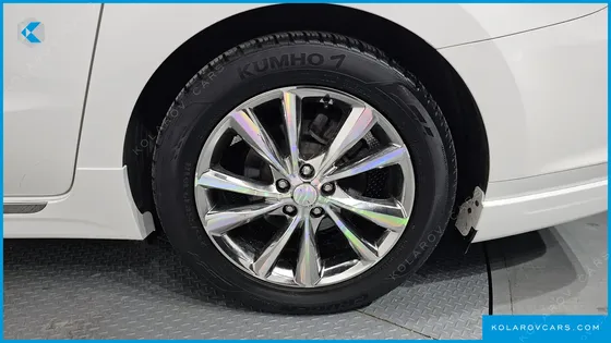 KIA CARNIVAL 9-SEATER NOBLESSE SPECIAL