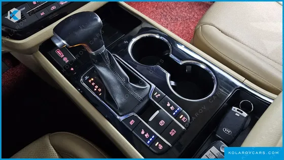 KIA CARNIVAL 9-SEATER NOBLESSE SPECIAL