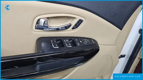 KIA CARNIVAL 9-SEATER NOBLESSE SPECIAL