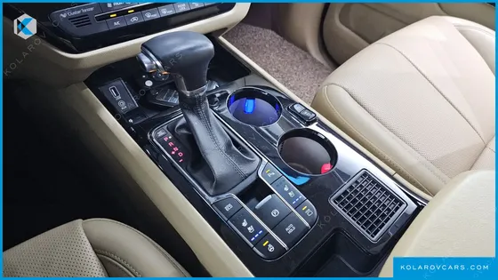 KIA CARNIVAL 9-SEATER HI-LIMOUSINE