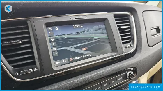 KIA CARNIVAL 9-SEATER HI-LIMOUSINE