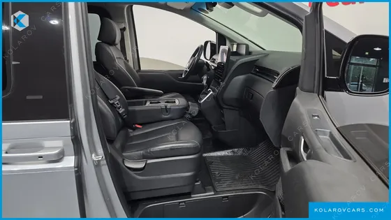 HYUNDAI STARIA TOURER 9-SEATER