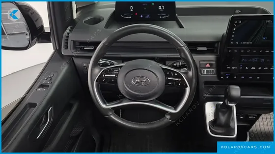 HYUNDAI STARIA TOURER 9-SEATER