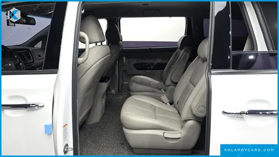 KIA CARNIVAL 9-SEATER NOBLESSE SPECIAL
