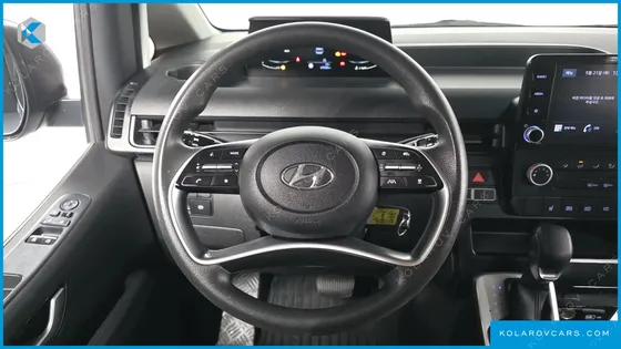 HYUNDAI STARIA CARGO 5-SEATER