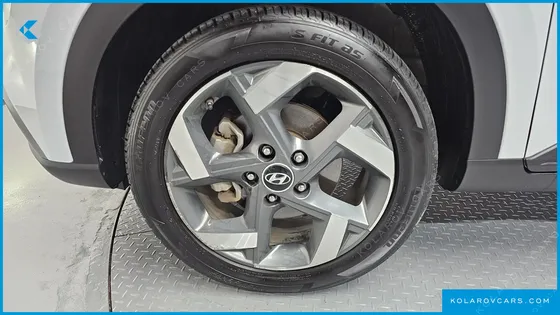 HYUNDAI VENUE 1.6 MODERN