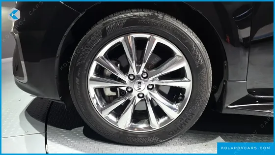 KIA CARNIVAL 9-SEATER NOBLESSE SPECIAL