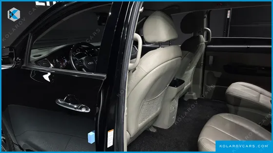 KIA CARNIVAL 9-SEATER NOBLESSE SPECIAL