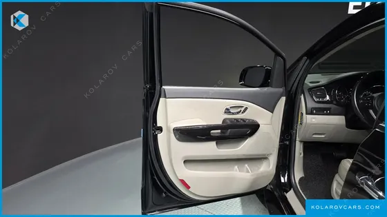 KIA CARNIVAL 9-SEATER NOBLESSE SPECIAL