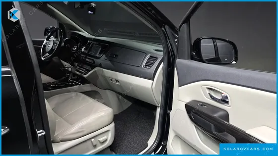 KIA CARNIVAL 9-SEATER NOBLESSE SPECIAL