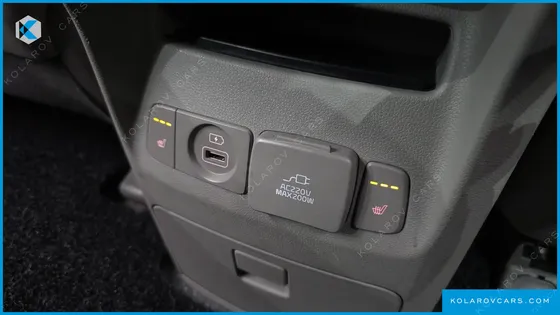 KIA CARNIVAL 9-SEATER NOBLESSE SPECIAL