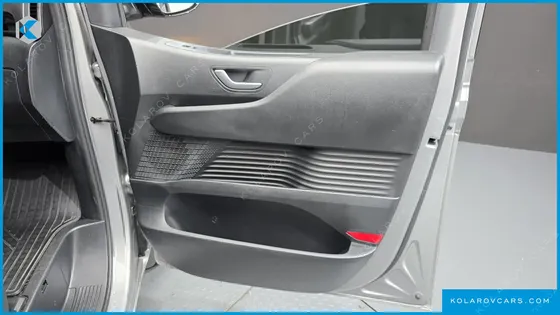 HYUNDAI STARIA CARGO 5-SEATER