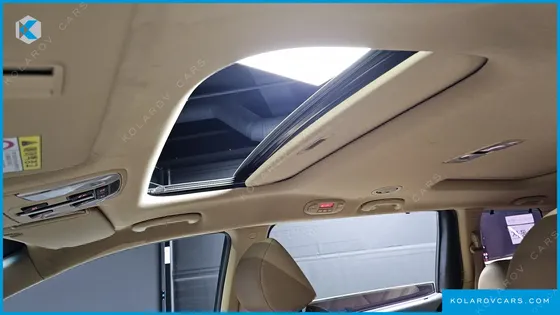 KIA CARNIVAL 9-SEATER NOBLESSE SPECIAL