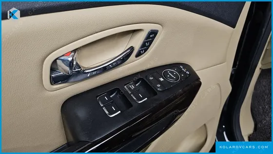 KIA CARNIVAL 9-SEATER NOBLESSE SPECIAL