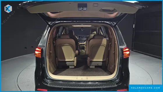 KIA CARNIVAL 9-SEATER NOBLESSE SPECIAL