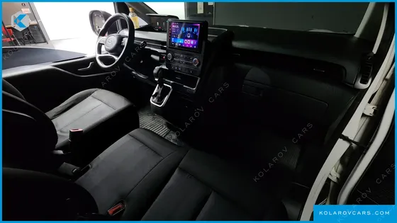 HYUNDAI STARIA CARGO 3-SEATER