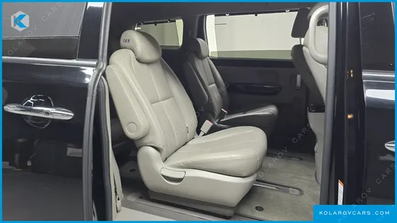 KIA CARNIVAL 9-SEATER NOBLESSE SPECIAL