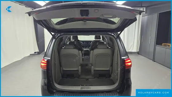 KIA CARNIVAL 9-SEATER NOBLESSE SPECIAL