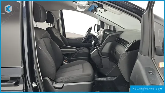 HYUNDAI STARIA CARGO 5-SEATER