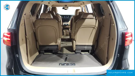 KIA CARNIVAL GASOLINE 9-SEATER HI-LIMOUSINE
