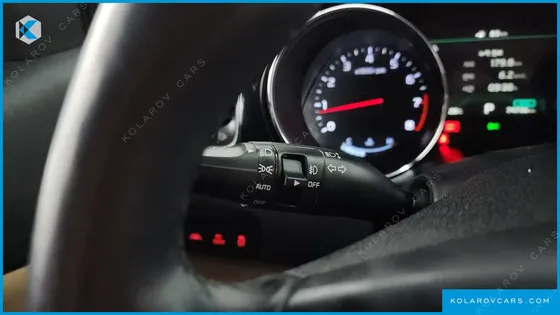 KIA CARNIVAL GASOLINE 9-SEATER HI-LIMOUSINE