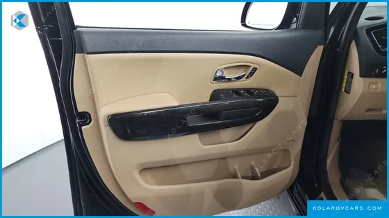 KIA CARNIVAL GASOLINE 9-SEATER HI-LIMOUSINE