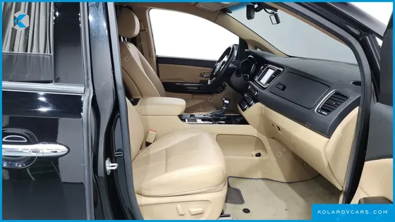 KIA CARNIVAL GASOLINE 9-SEATER HI-LIMOUSINE