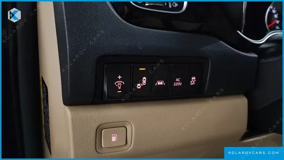 KIA CARNIVAL GASOLINE 9-SEATER HI-LIMOUSINE