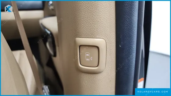KIA CARNIVAL GASOLINE 9-SEATER HI-LIMOUSINE