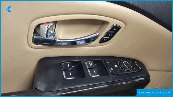 KIA CARNIVAL GASOLINE 9-SEATER HI-LIMOUSINE
