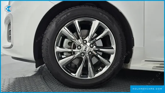 KIA CARNIVAL 9-SEATER NOBLESSE SPECIAL