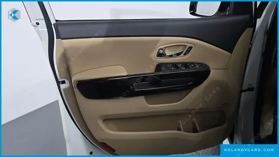 KIA CARNIVAL 9-SEATER NOBLESSE SPECIAL