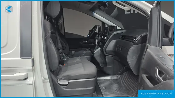 HYUNDAI STARIA CARGO 3-SEATER