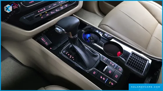 KIA CARNIVAL GASOLINE 9-SEATER HI-LIMOUSINE
