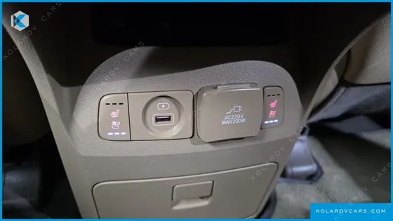 KIA CARNIVAL GASOLINE 9-SEATER HI-LIMOUSINE