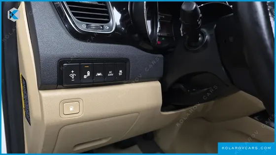 KIA CARNIVAL GASOLINE 9-SEATER HI-LIMOUSINE